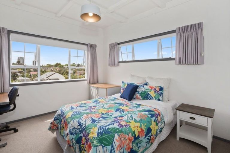 Photo of property in 1/10 Hart Road, Hauraki, Auckland, 0622