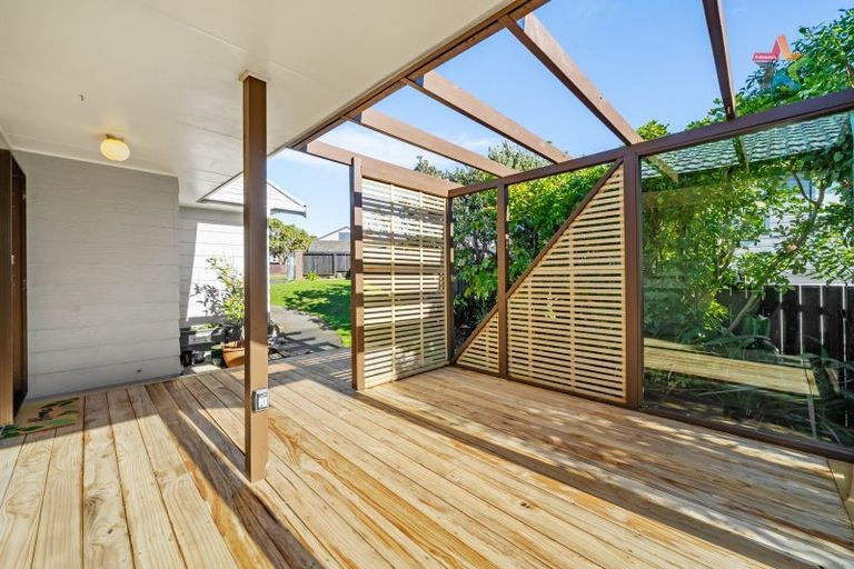 Photo of property in 21 Jasmine Grove, Maungaraki, Lower Hutt, 5010