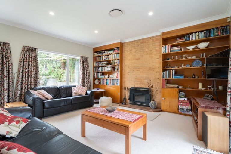 Photo of property in 5 Lane Crescent, Tawa, Wellington, 5028