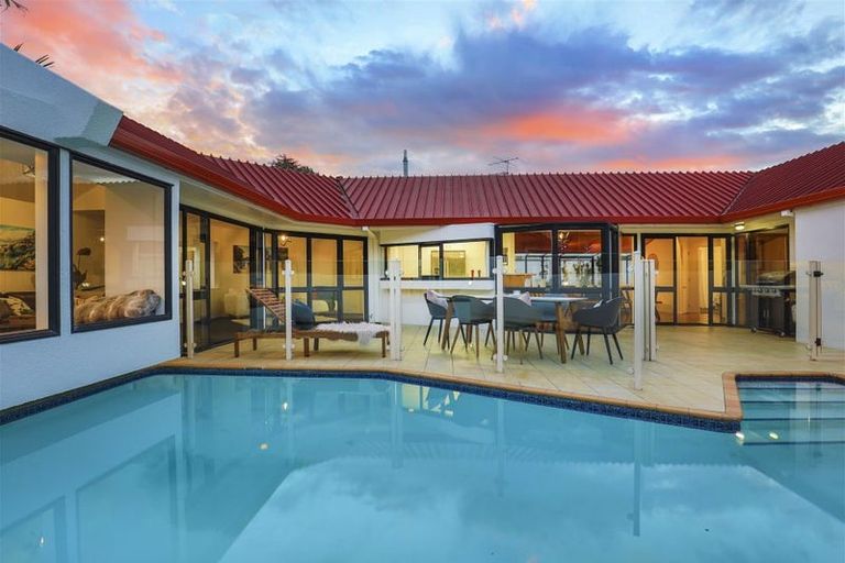 Photo of property in 20 Taitua Drive, Te Atatu South, Auckland, 0610