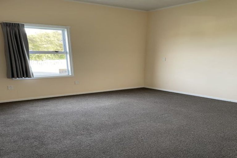 Photo of property in 1 Oxford Street, Tirau, 3410