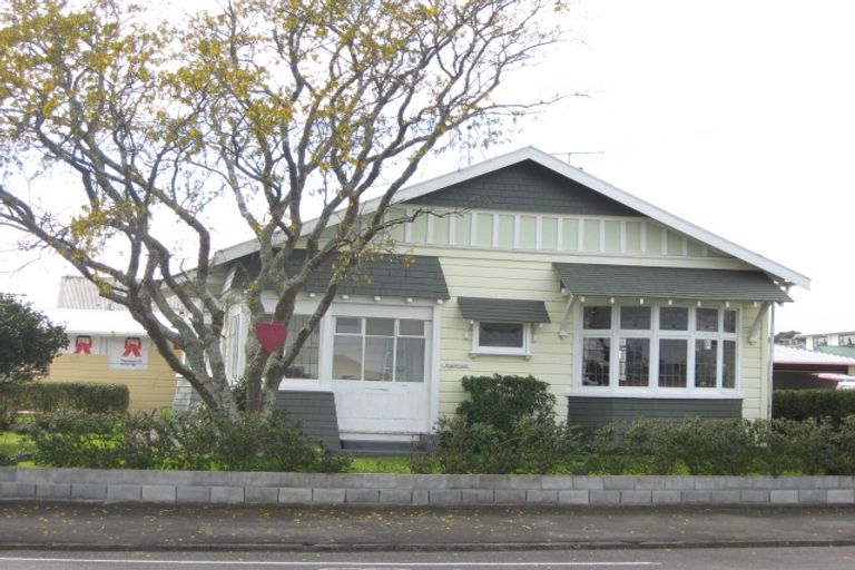 Photo of property in 141 Carrington Street, Lower Vogeltown, New Plymouth, 4310