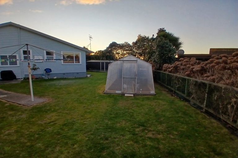 Photo of property in 7 Harlech Street, Levin, 5510