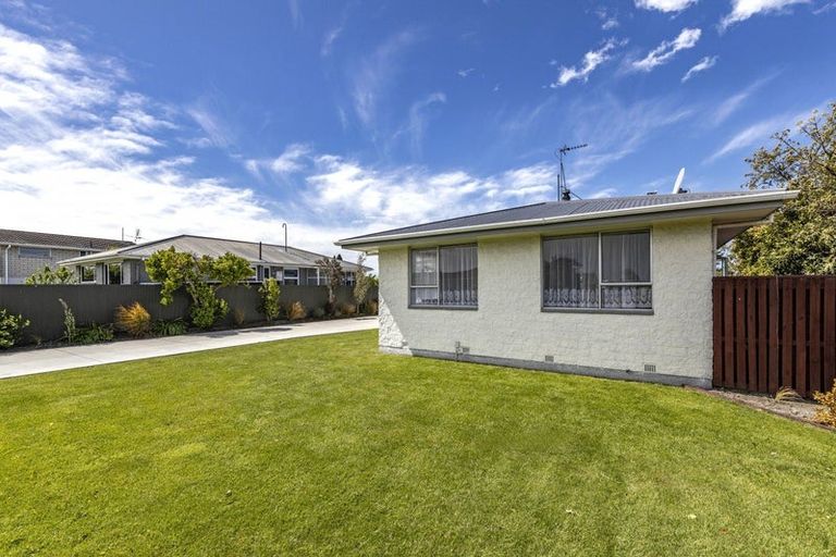 Photo of property in 76 Bush Street, Rangiora, 7400