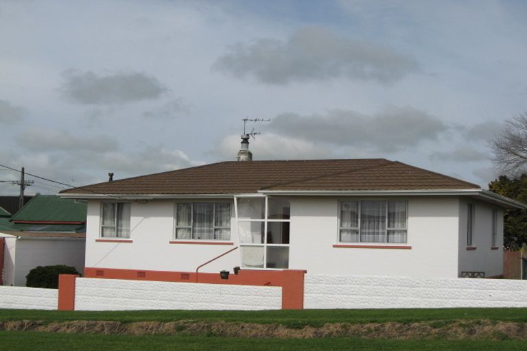 Photo of property in 5 Cameron Street, Waitara, 4320