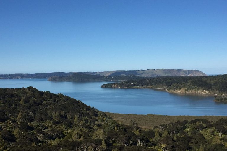 Photo of property in 111 Victory Road, Laingholm, Auckland, 0604