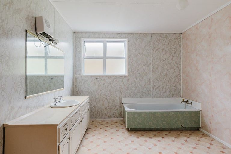 Photo of property in 6 Valley Road, Woodville, 4998