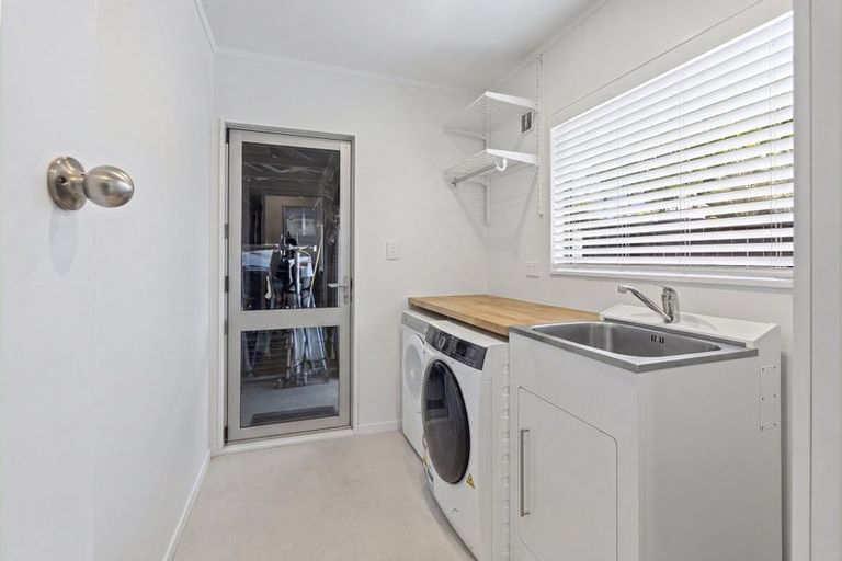 Photo of property in 2 Mabbett Lane, Waimauku, 0883
