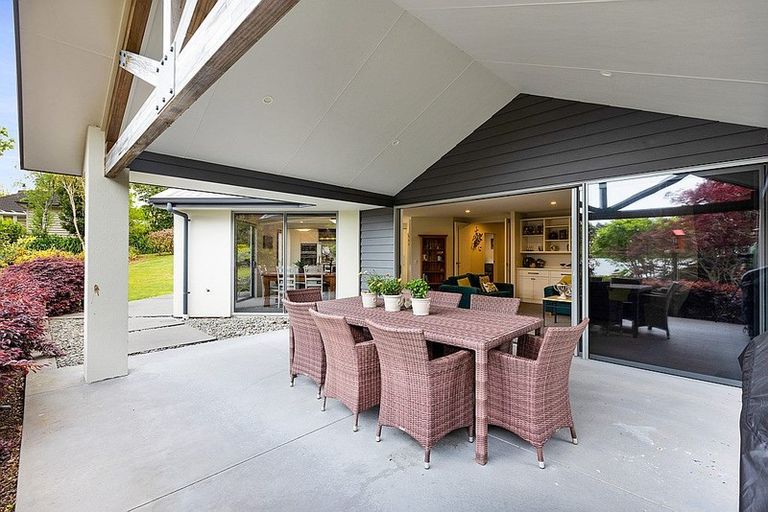 Photo of property in 184b Seaview Road, Westown, New Plymouth, 4310