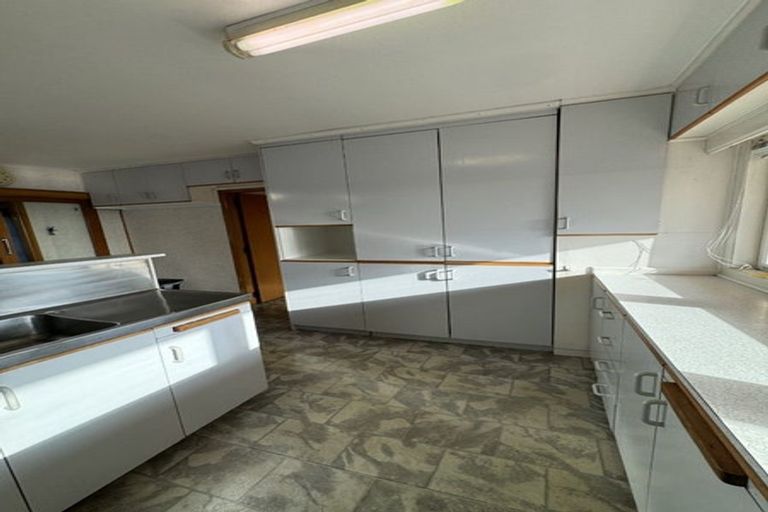 Photo of property in 4176 Great North Road, Glendene, Auckland, 0602