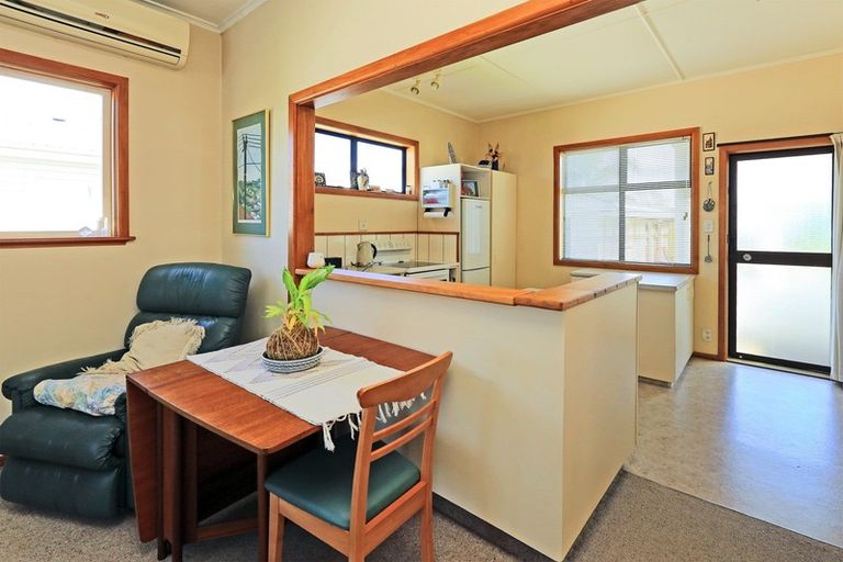 Photo of property in 217 Tudor Avenue, Mayfair, Hastings, 4122