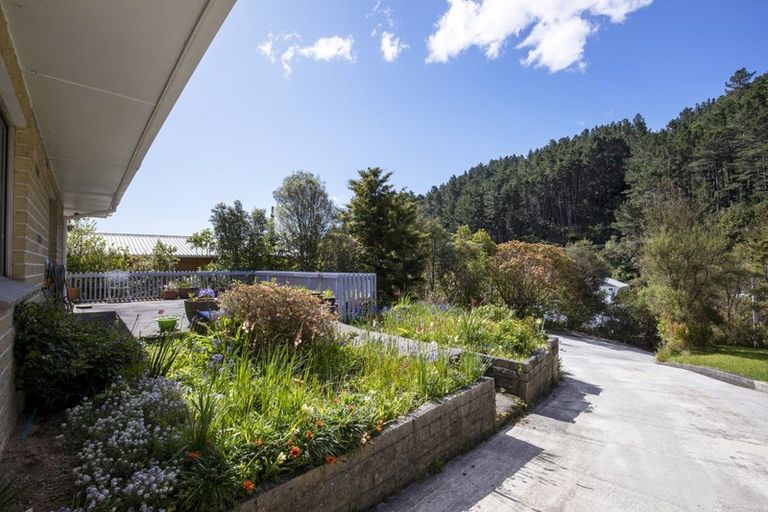 Photo of property in 40 Elmslie Road, Pinehaven, Upper Hutt, 5019