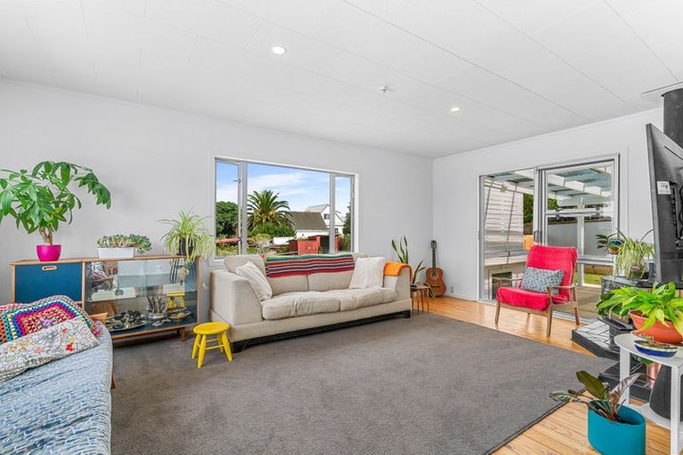 Photo of property in 10 Brigitte View, Snells Beach, 0920