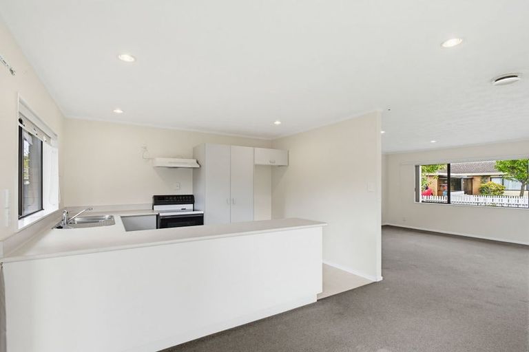 Photo of property in 6/39 Swanson Road, Henderson, Auckland, 0610