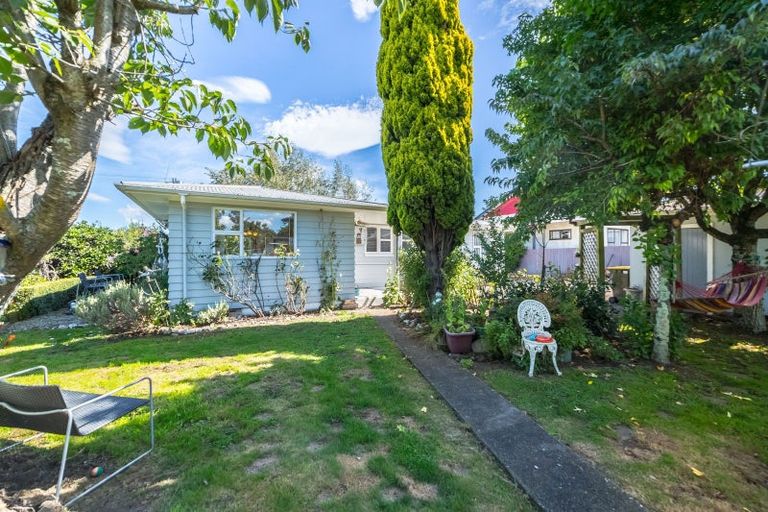 Photo of property in 40 Rhodes Street, Carterton, 5713