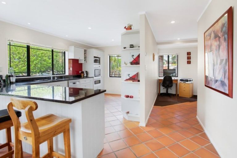 Photo of property in 65 Sunny Crescent, Huapai, Kumeu, 0810