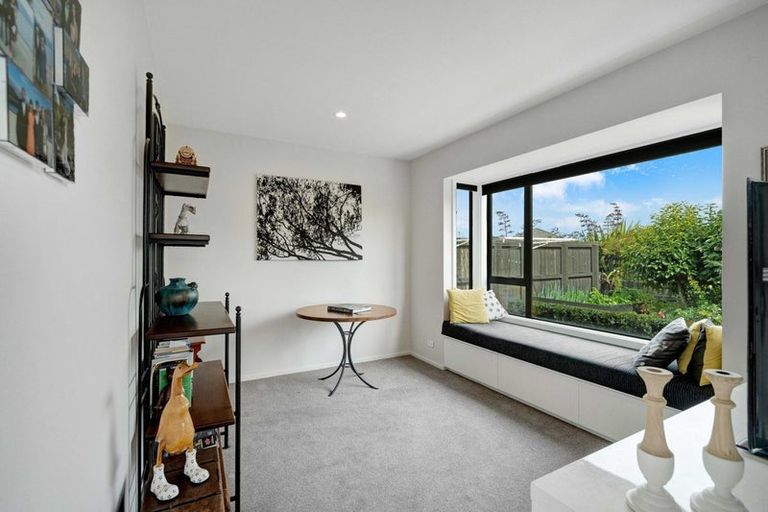 Photo of property in 10 Koreke Lane, Halswell, Christchurch, 8025