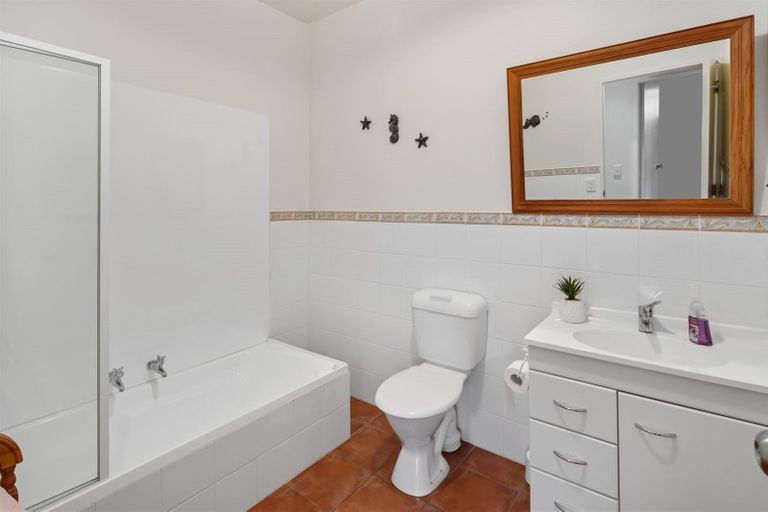 Photo of property in 13 Ring Lane, Paparangi, Wellington, 6037