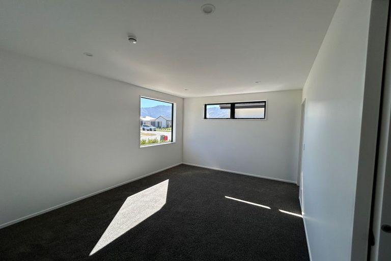 Photo of property in 141 Burdon Loop, Lake Hawea, 9382