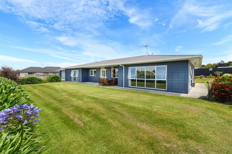 Photo of property in 17 Barnett Drive, Marton, 4710