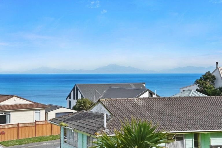 Photo of property in 6 Orchy Crescent, Southgate, Wellington, 6023