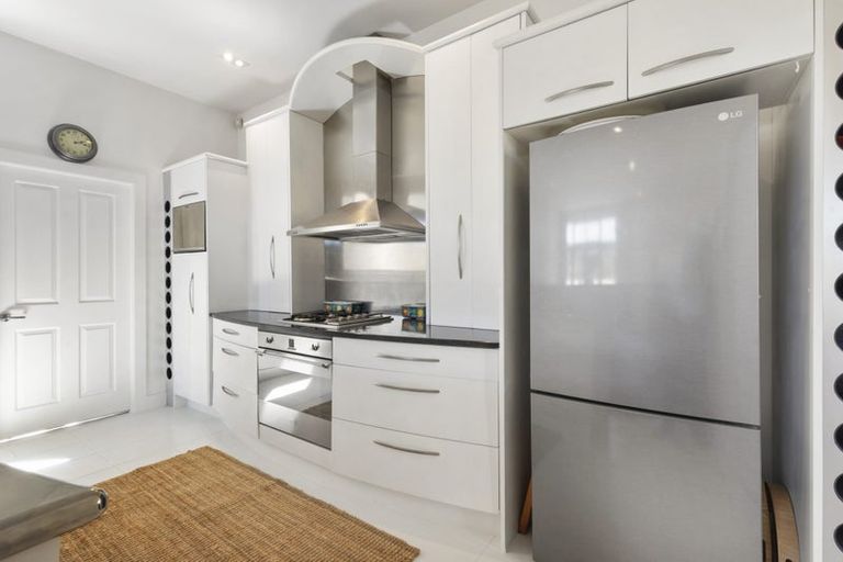 Photo of property in 12 Upland Road, Kelburn, Wellington, 6012