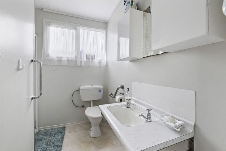 Photo of property in 11 Albatross Road, Red Beach, 0932