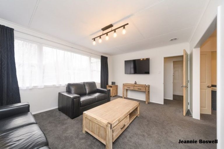 Photo of property in 40 Ruamahanga Crescent, Terrace End, Palmerston North, 4410