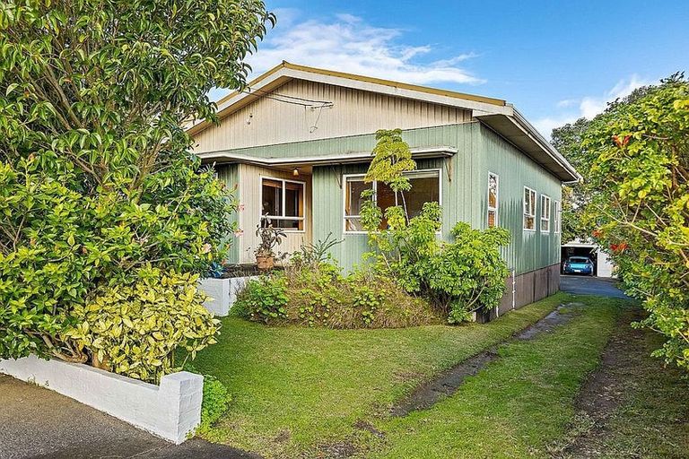 Photo of property in 6 Weona Place, Westmere, Auckland, 1022