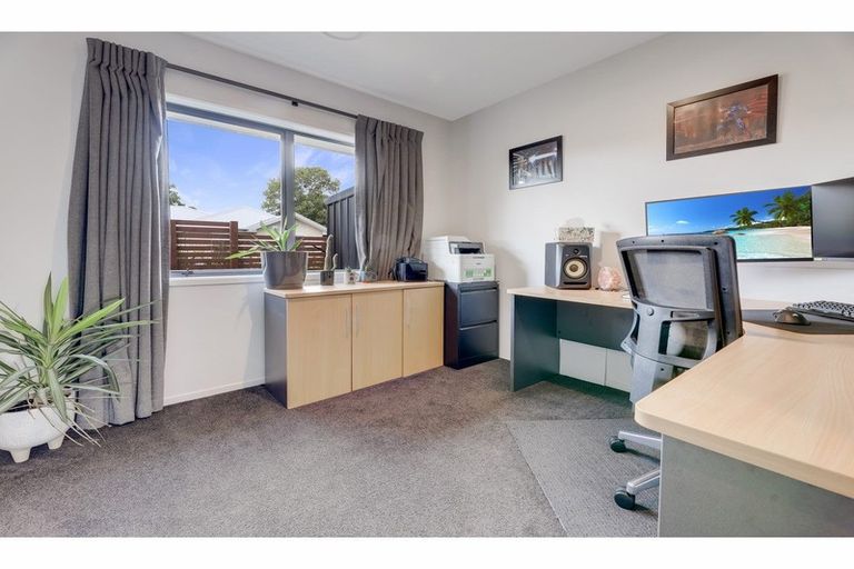 Photo of property in 6 Parawai Street, Marshland, Christchurch, 8083