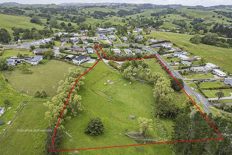 Photo of property in 9 Bickerstaffe Road, Maungaturoto, 0520