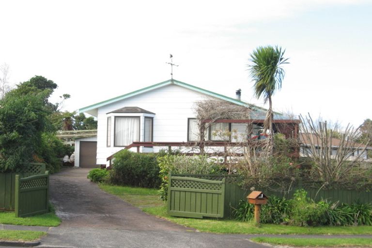 Photo of property in 197 Carnoustie Drive, Wattle Downs, Auckland, 2103