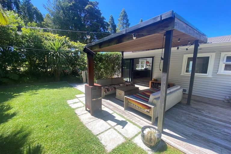 Photo of property in 153 Laingholm Drive, Laingholm, Auckland, 0604