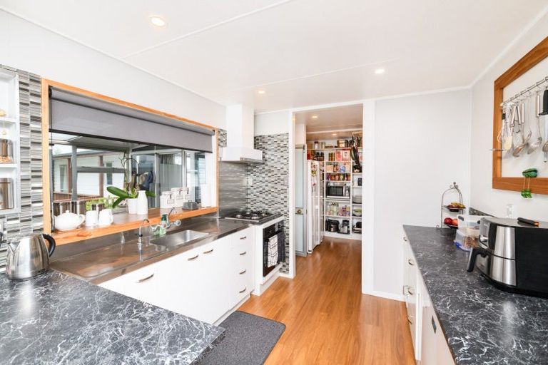 Photo of property in 44 Kaimanawa Street, Kelvin Grove, Palmerston North, 4414
