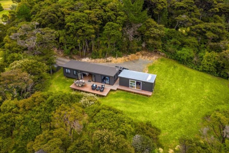 Photo of property in 34 Merewhira Road, Paremoremo, Albany, 0793