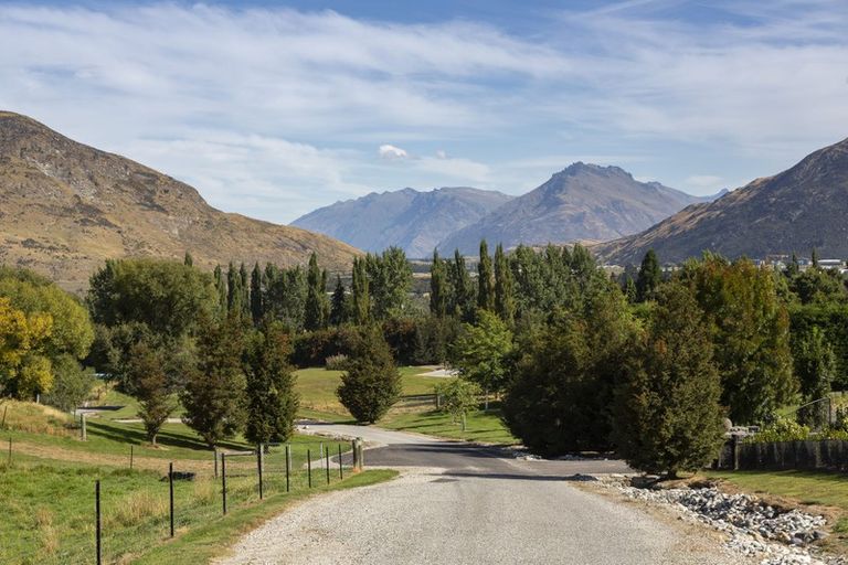 Photo of property in 44 Springbank Grove, Lower Shotover, Queenstown, 9371