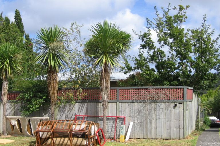 Photo of property in 76 Paragon Avenue, Beach Haven, Auckland, 0626