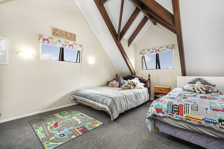 Photo of property in 14 Hadley Wood Drive, Wattle Downs, Auckland, 2103