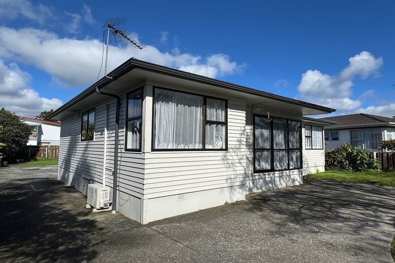 Photo of property in 53 Universal Drive, Henderson, Auckland, 0610