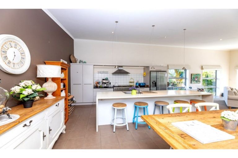 Photo of property in 6 Ryton Place, Lake Coleridge, 7572