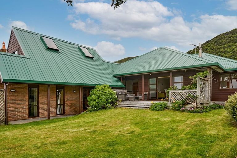 Photo of property in 259 Marine Parade, Eastbourne, Lower Hutt, 5013