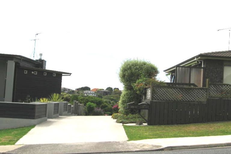 Photo of property in 1/1005 Beach Road, Torbay, Auckland, 0630