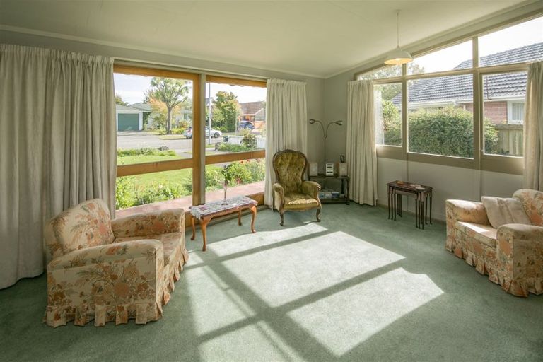 Photo of property in 15 Ostend Place, Avonhead, Christchurch, 8042