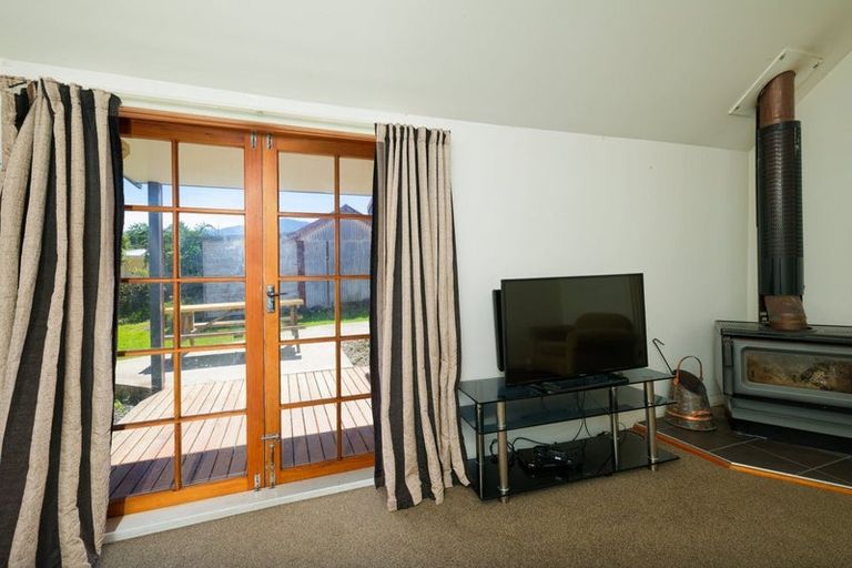 Photo of property in 14 Yarmouth Street, Kaikoura, 7300