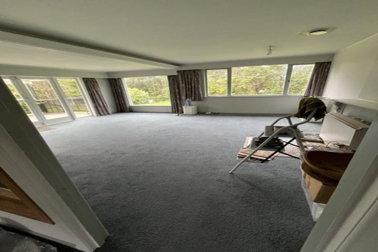 Photo of property in 1/195 Godley Road, Titirangi, Auckland, 0604