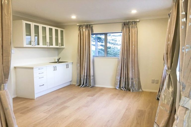 Photo of property in 306 Don Buck Road, Massey, Auckland, 0614