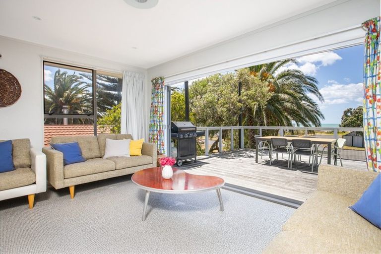 Photo of property in 124 Blue Pacific Parade, Riversdale Beach, Masterton, 5872