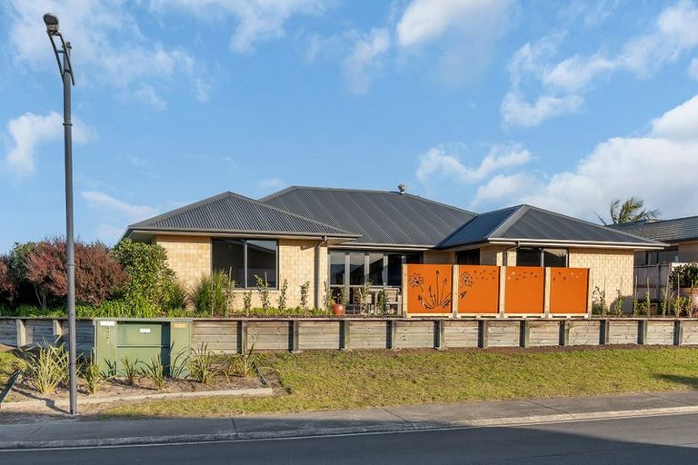 Photo of property in 26 Key West Drive, One Tree Point, 0118