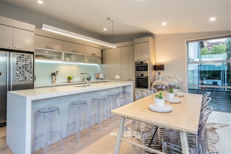 Photo of property in 29 Penzance Road, Mairangi Bay, Auckland, 0630