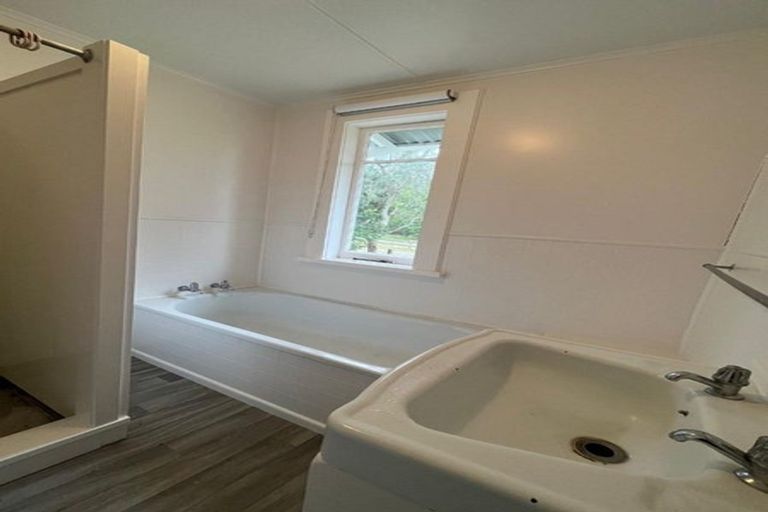 Photo of property in 62 Church Road, Ardmore, Papakura, 2582